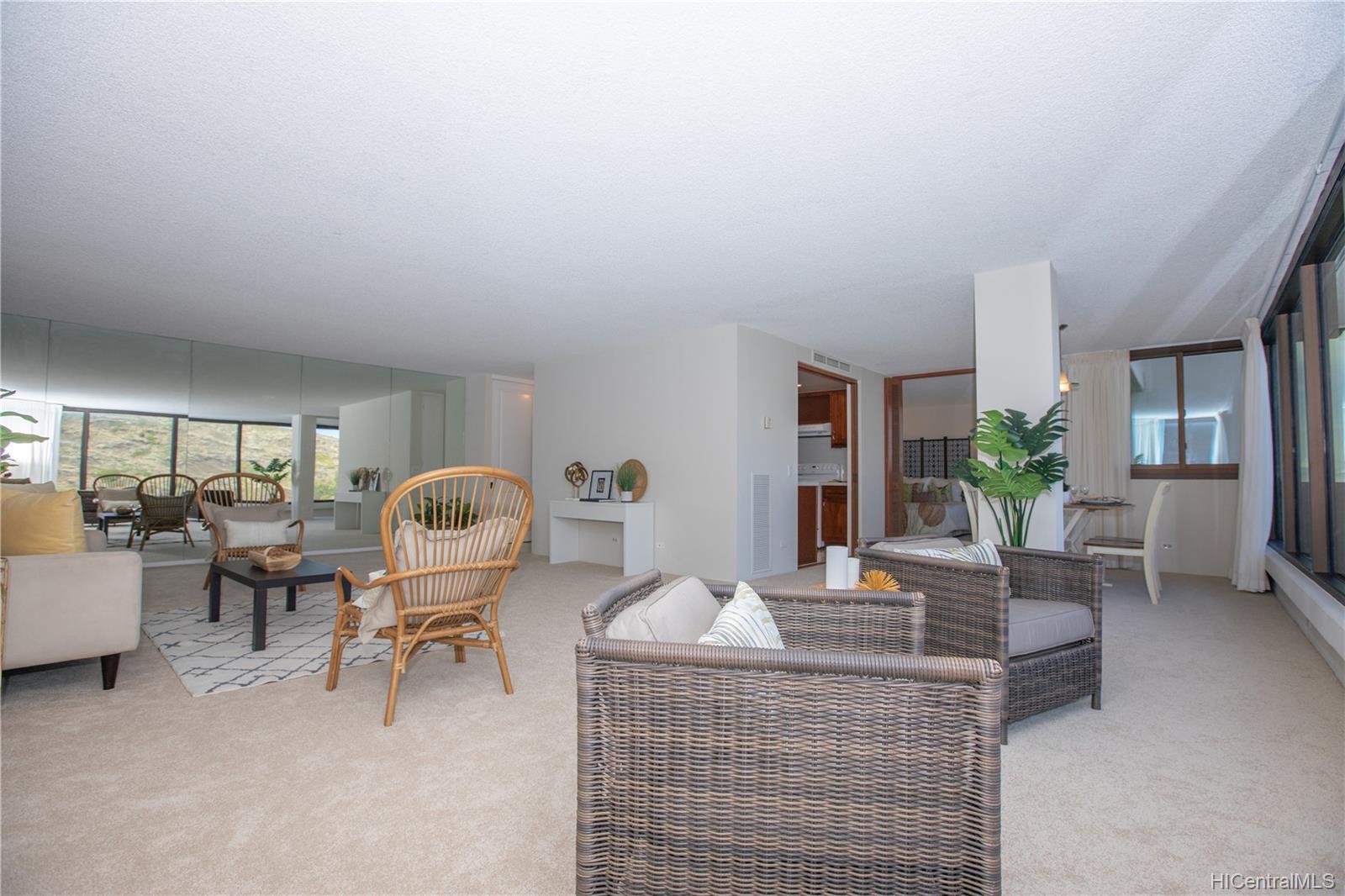 250 Kawaihae Street #11C, Honolulu, HI 96825
