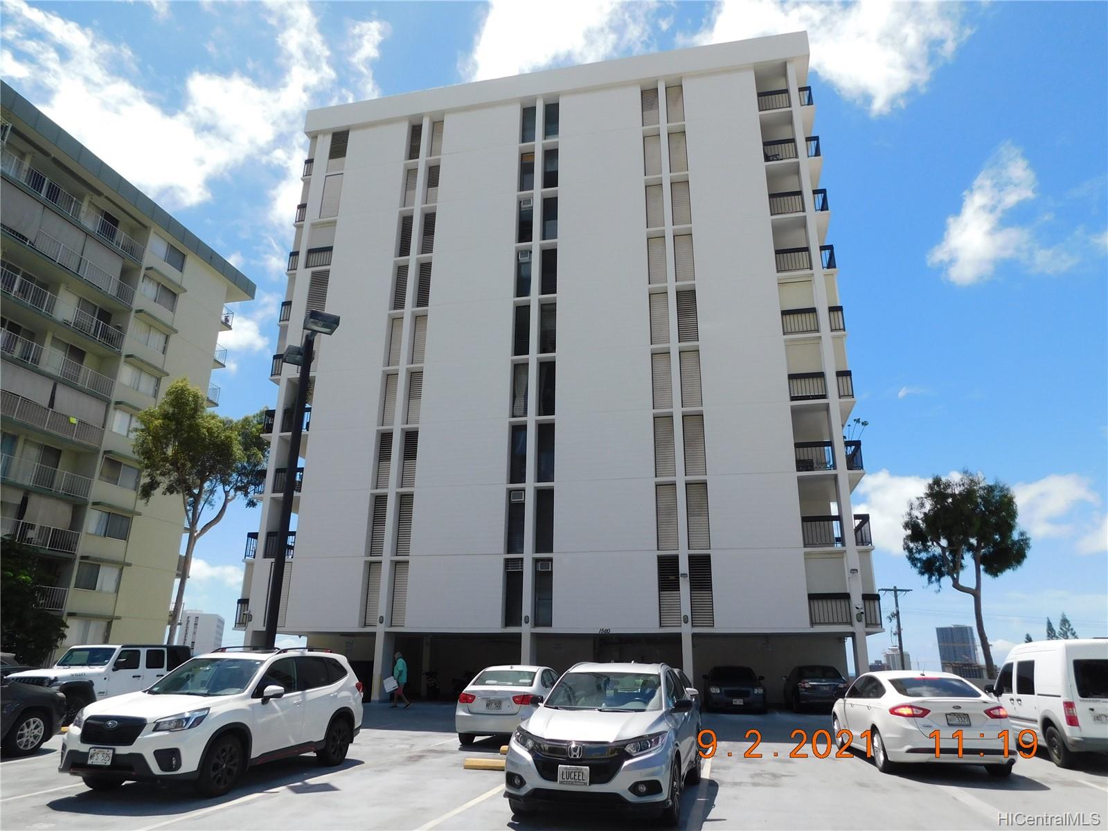 1560 Thurston Avenue #902, Honolulu, HI 96822