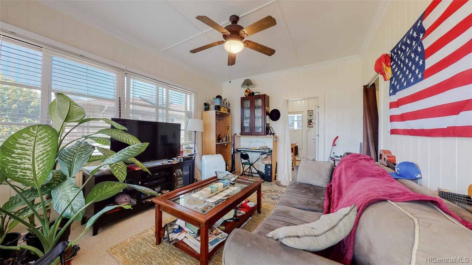 2316 Kanealii Avenue Honolulu, HI 96813