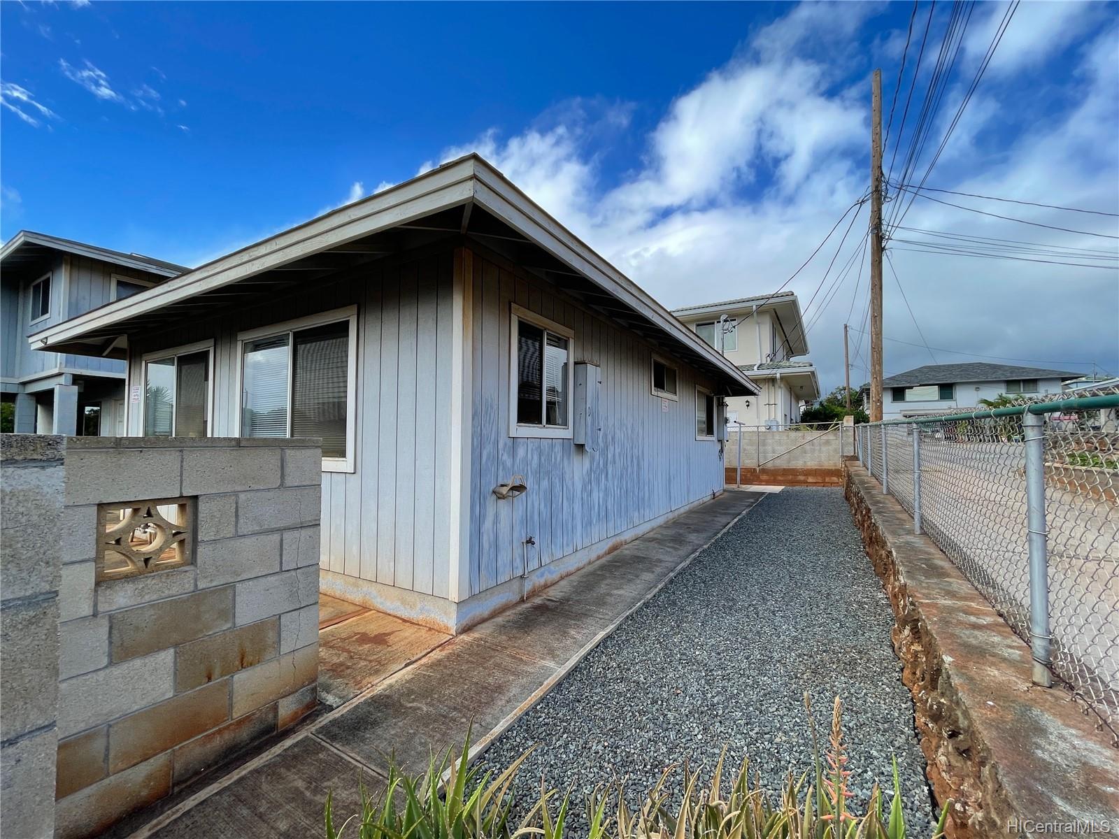 3332-A Maunaloa Avenue Honolulu, HI 96816