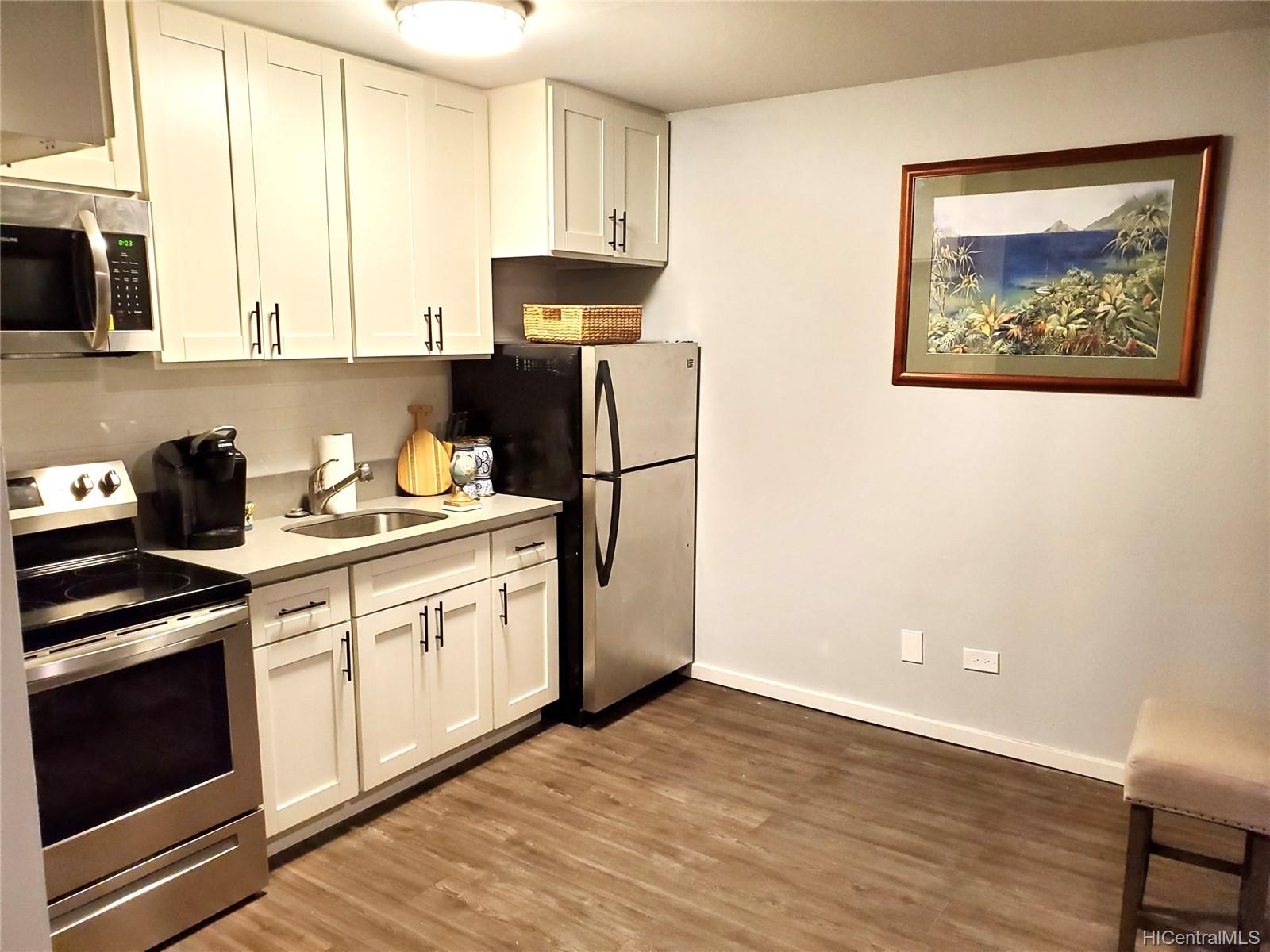 Niihau Apts Inc 247 Beach Walk #503, Honolulu, HI 96815