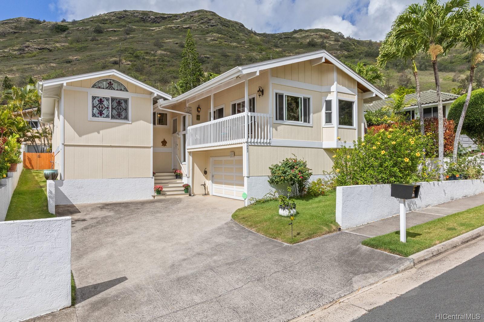 882 Kahena Street Honolulu, HI 96825