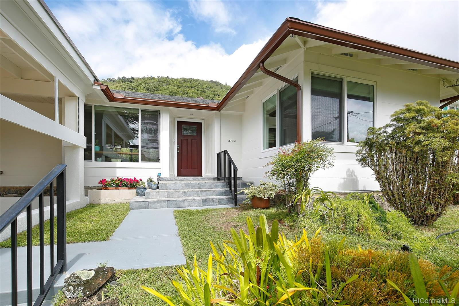 2732 Manoa Road Honolulu, HI 96822