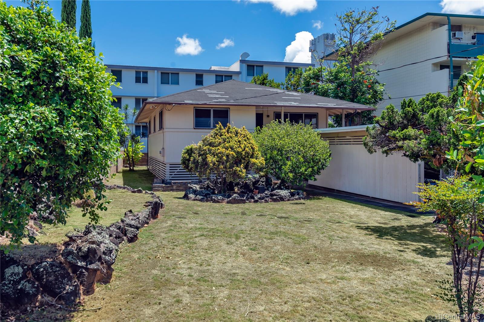 1809 Makiki Street Honolulu, HI 96822