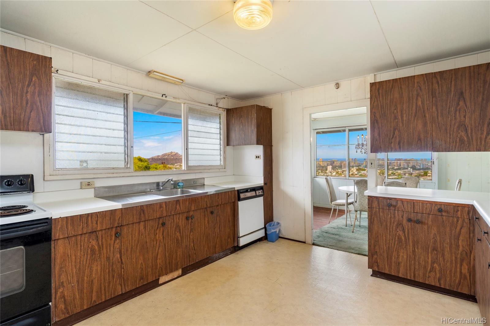 1706 Paula Drive Honolulu, HI 96816