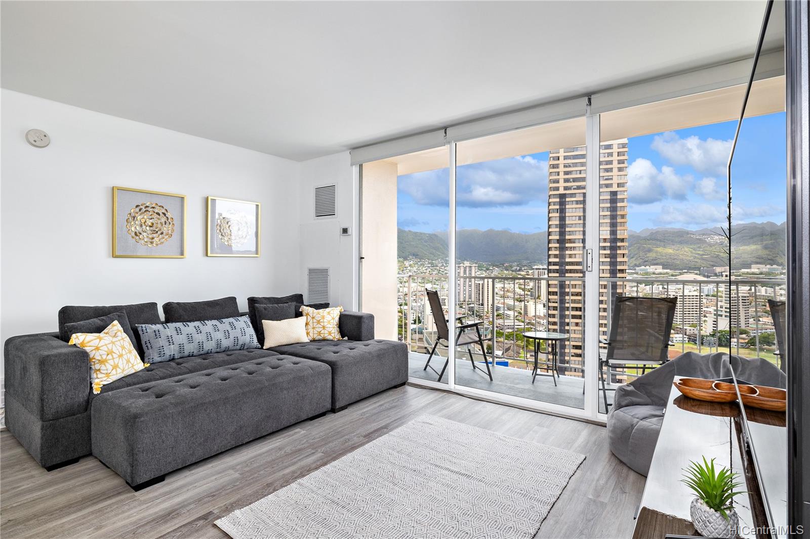 1925 Kalakaua Avenue #2705, Honolulu, HI 96815