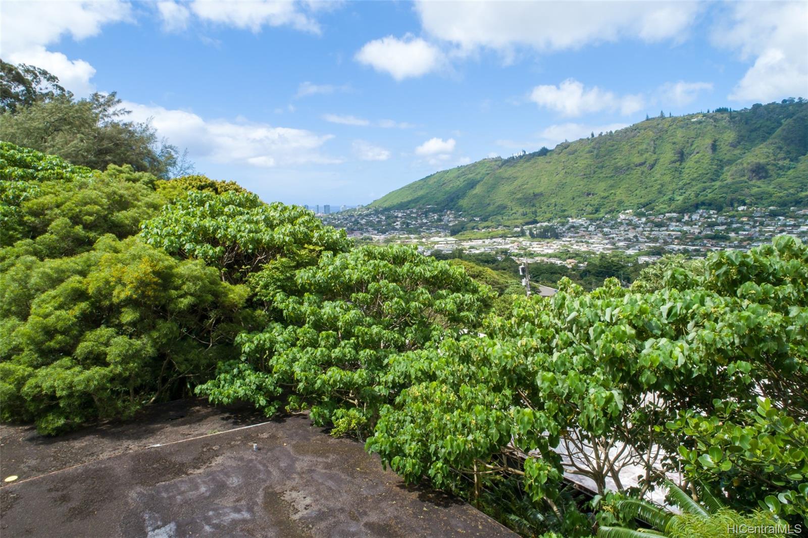 3211 Melemele Place Honolulu, HI 96822