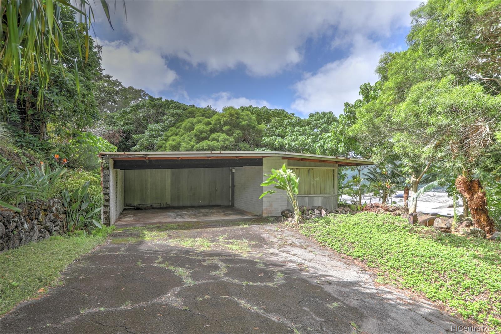 3211 Melemele Place Honolulu, HI 96822