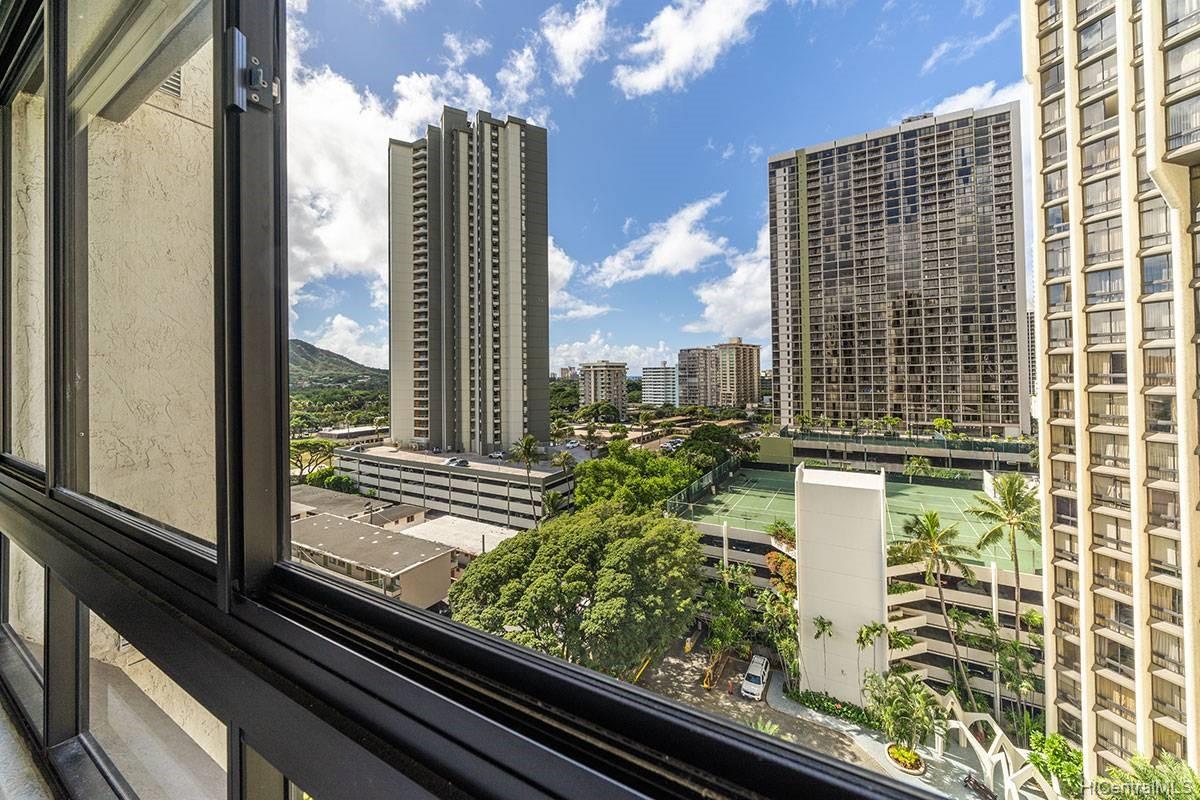 300 Wai Nani Way #1220, Honolulu, HI 96815