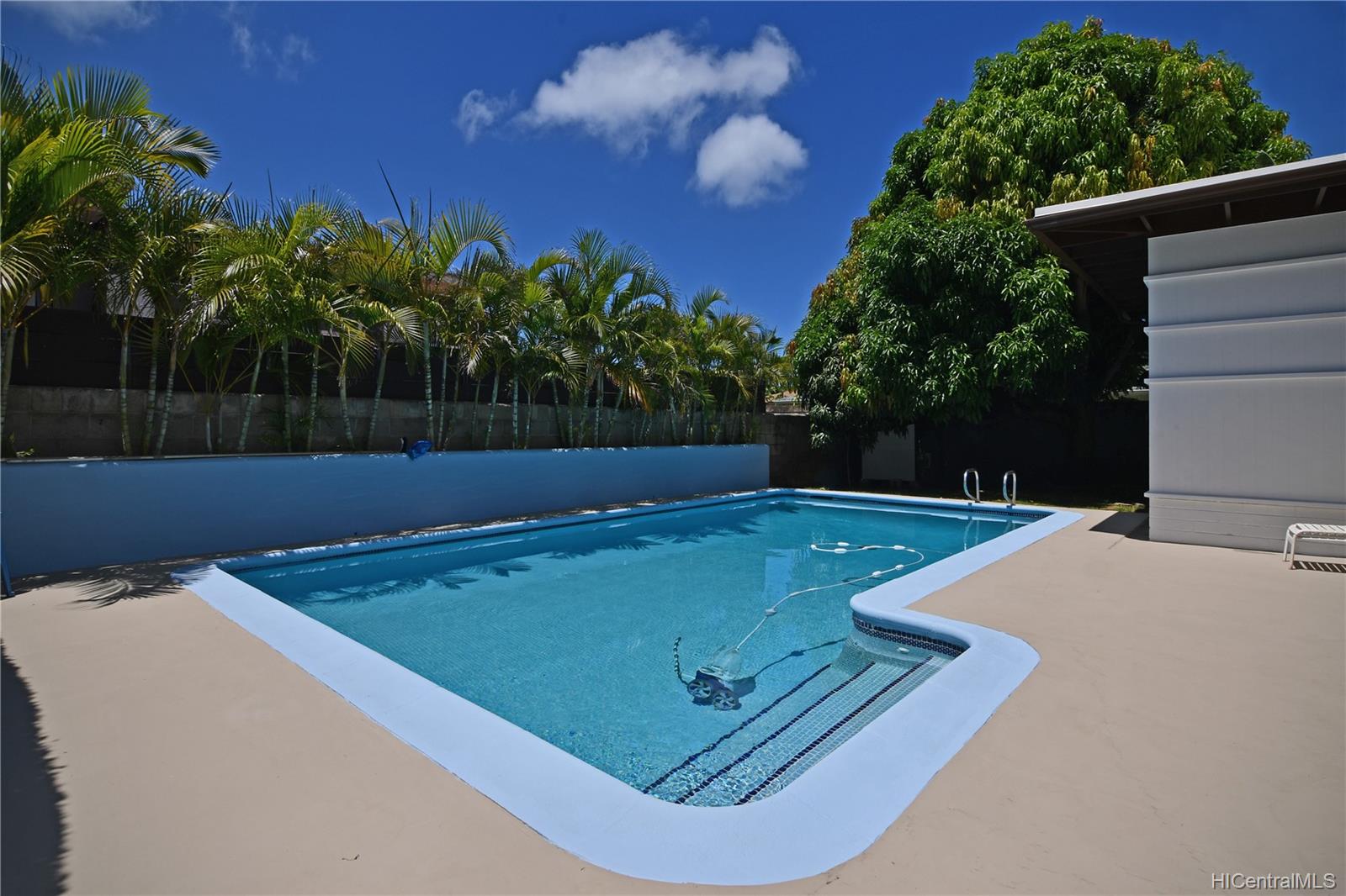 5488 Opihi Street Honolulu, HI 96821