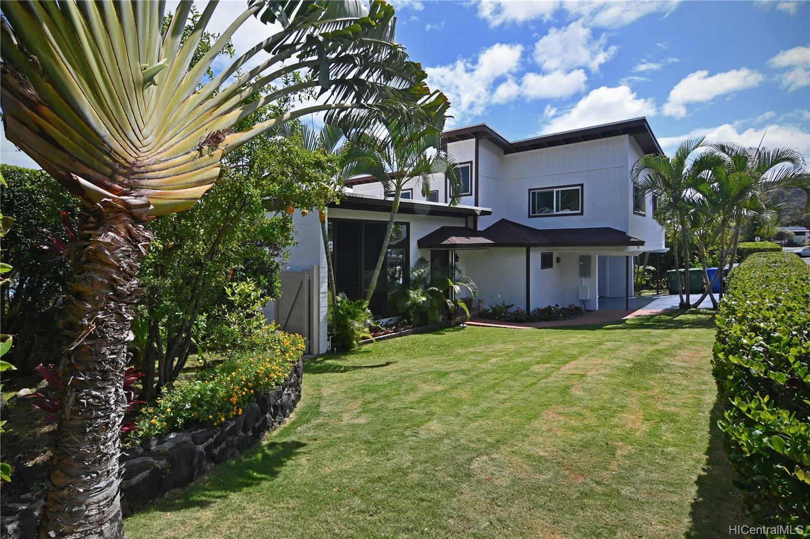 5488 Opihi Street Honolulu, HI 96821