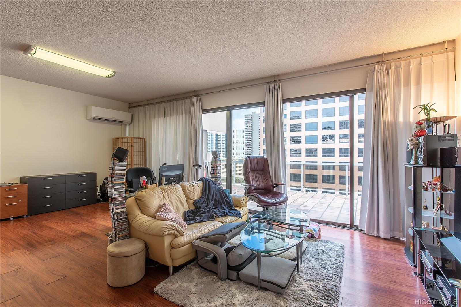 1088 Bishop Street #1114, Honolulu, HI 96813