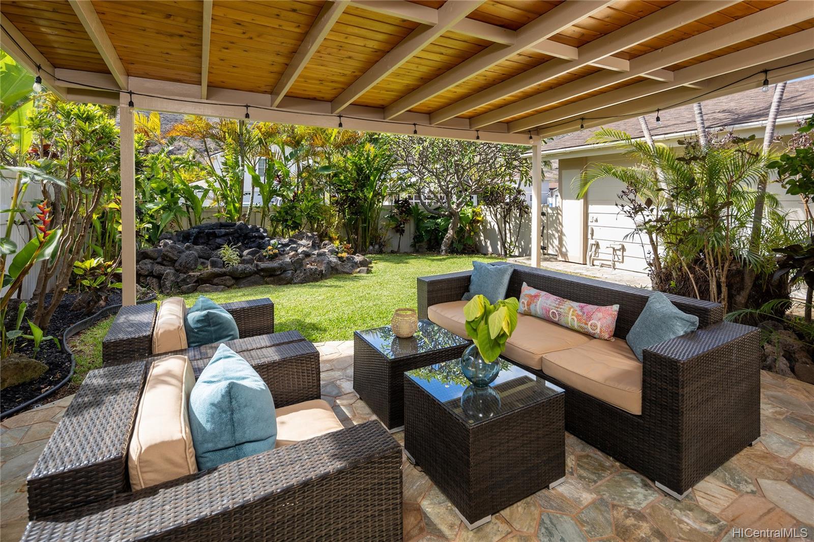 607 Kealahou Street Honolulu, HI 96825