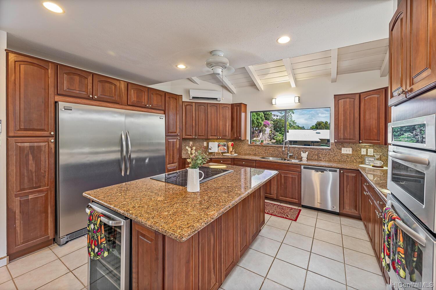 1384 Hoakoa Place #24, Honolulu, HI 96821