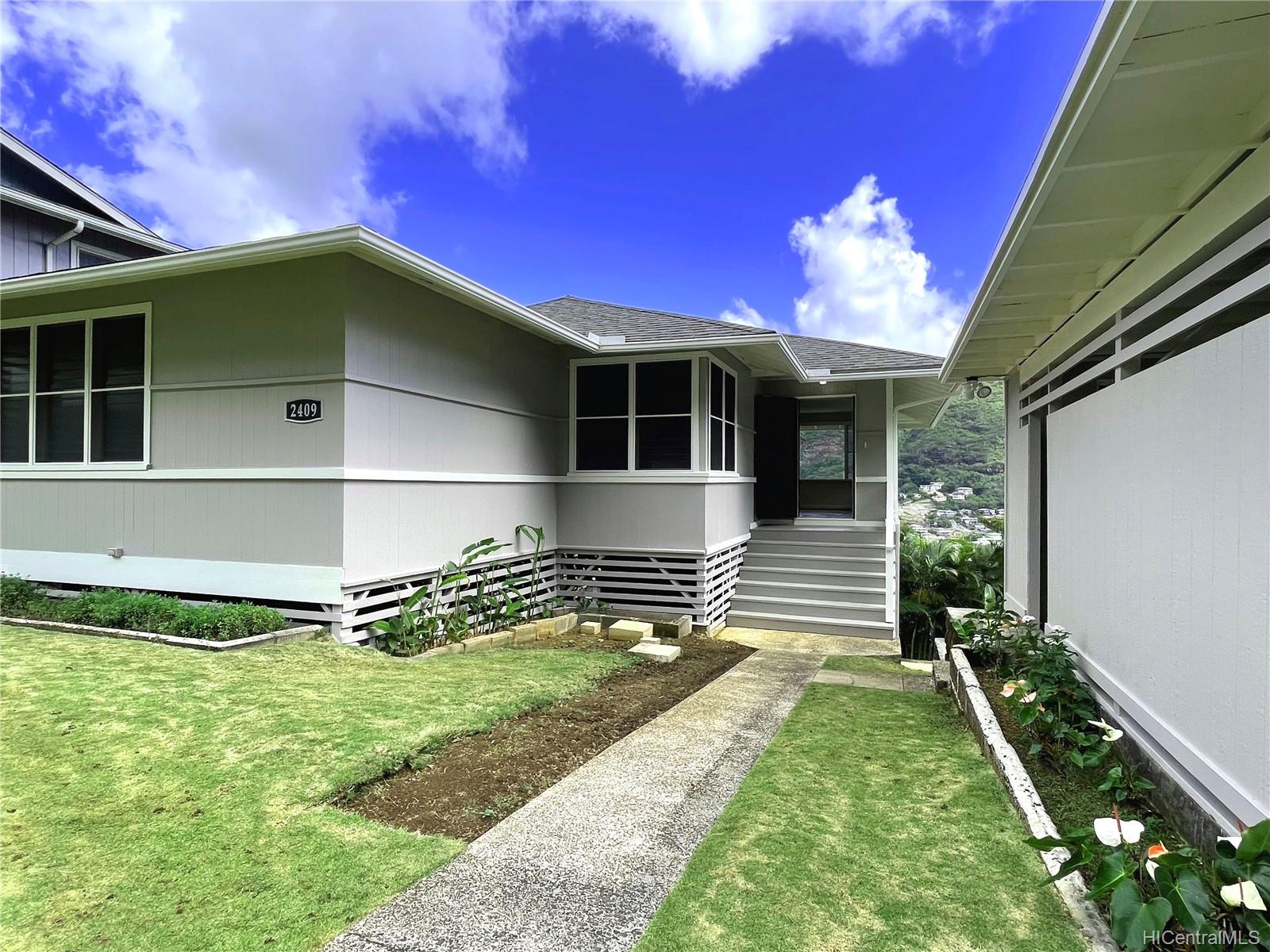 2409 Myrtle Street Honolulu, HI 96816