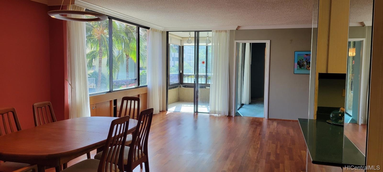 2215 Aloha Drive #DH-502 / 5K, Honolulu, HI 96815