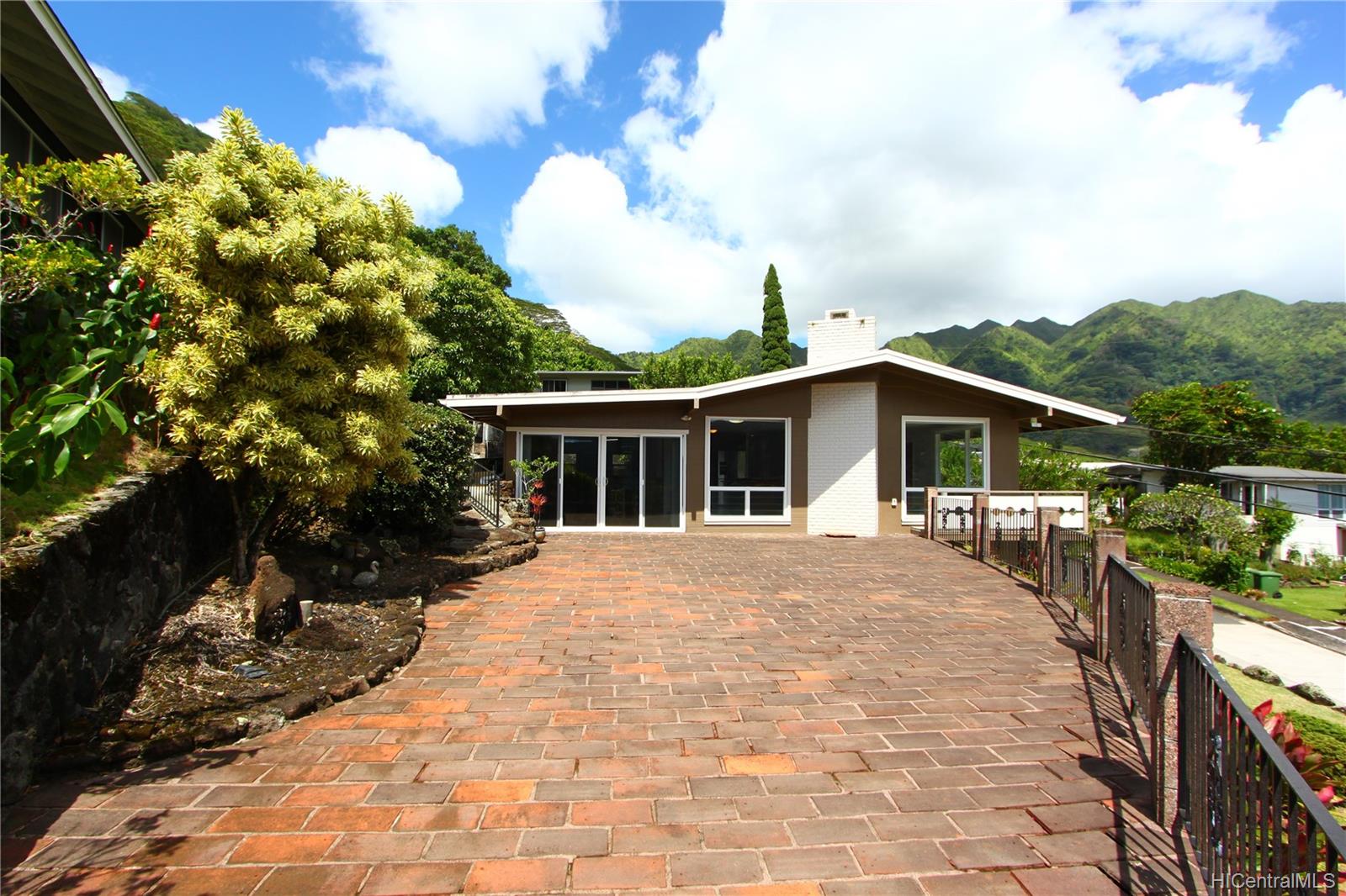 3504 Kumu Street Honolulu, HI 96822