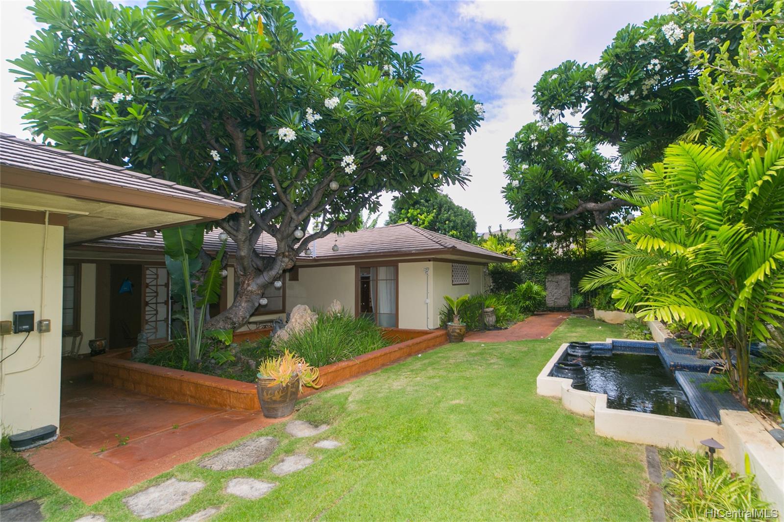 3869 Owena Street Honolulu, HI 96815