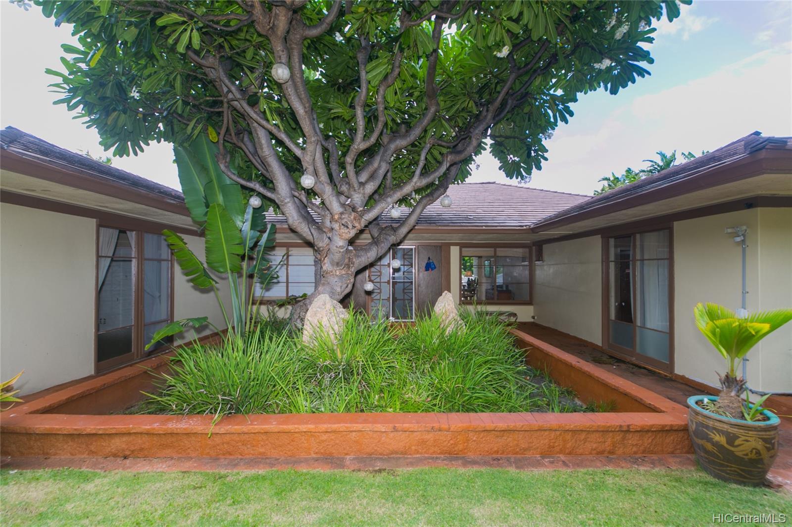 3869 Owena Street Honolulu, HI 96815