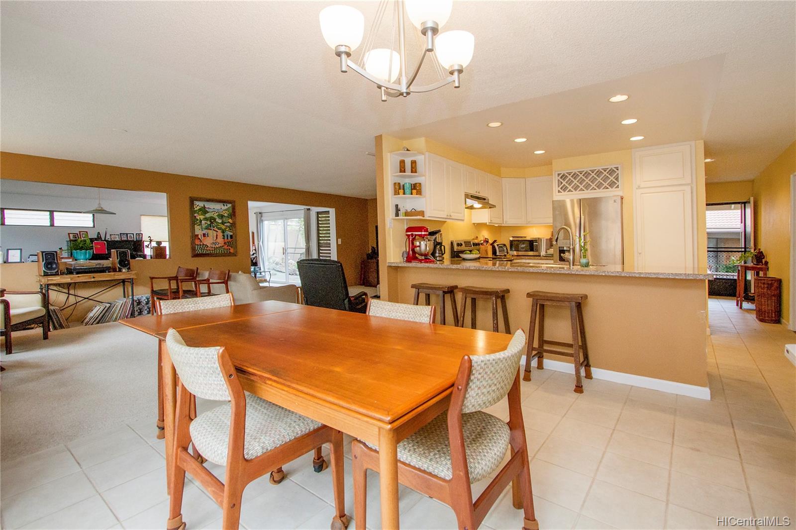 7528 Laielua Place Honolulu, HI 96825