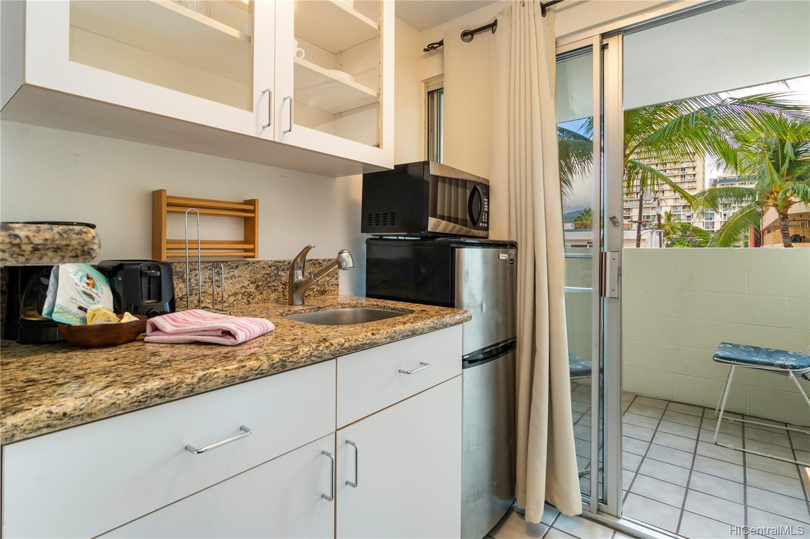 2463 Kuhio Avenue #301, Honolulu, HI 96815
