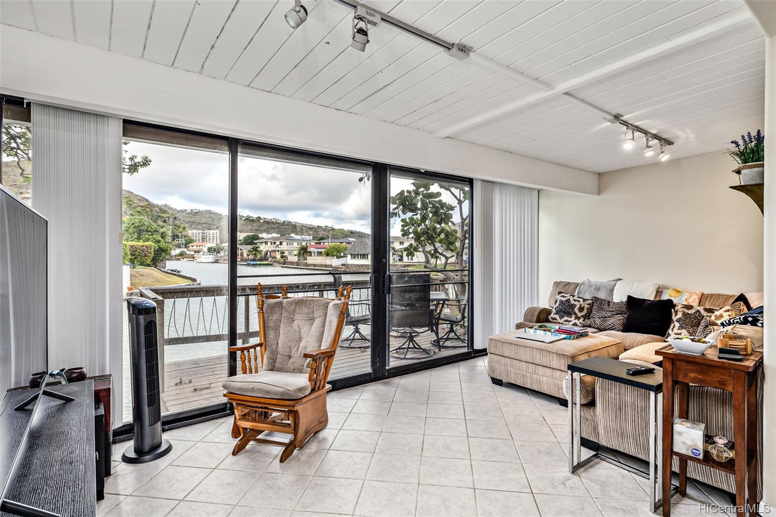 6370 Hawaii Kai Drive #11, Honolulu, HI 96825