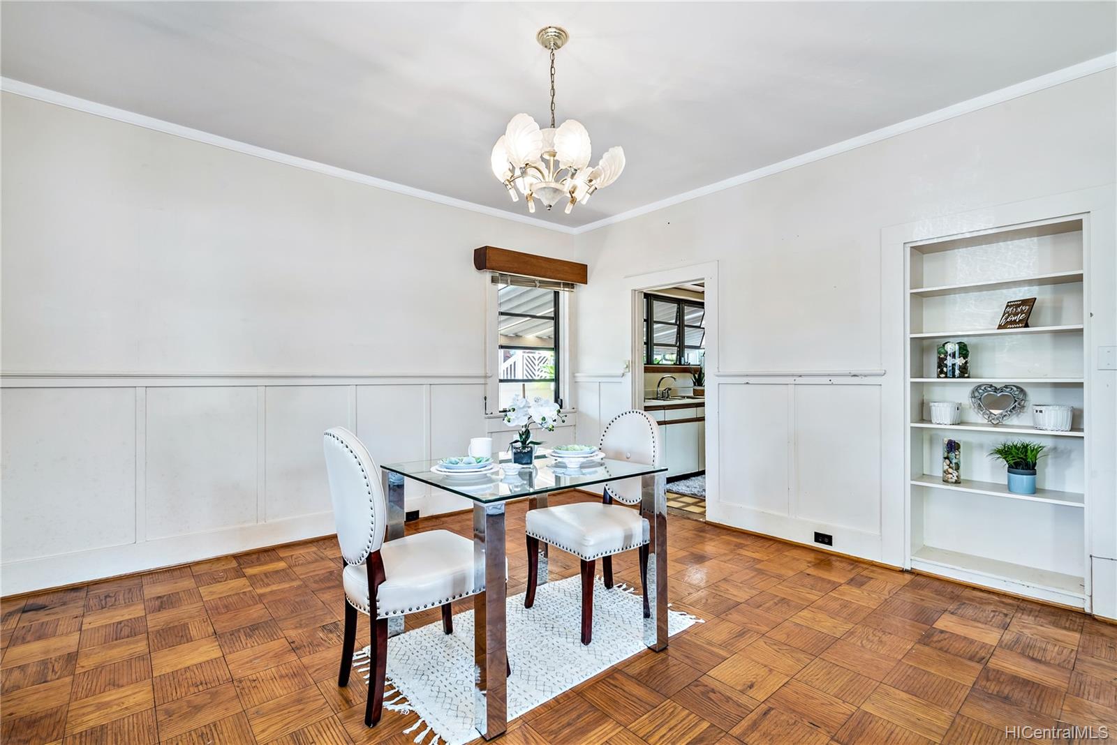 858 10th Avenue Honolulu, HI 96816