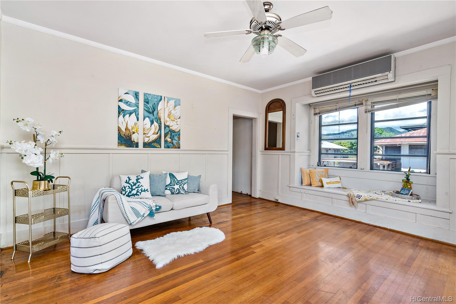 858 10th Avenue Honolulu, HI 96816