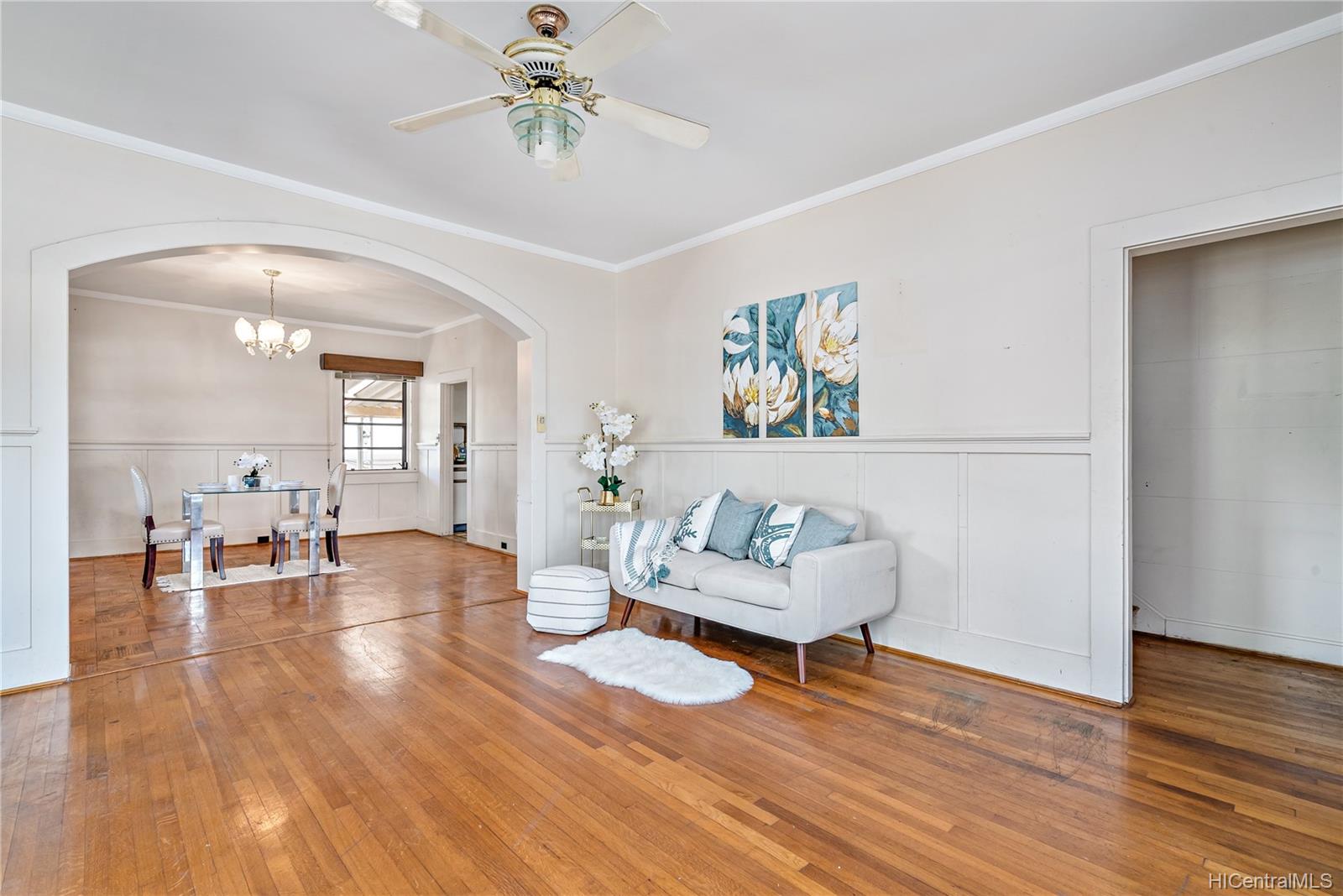 858 10th Avenue Honolulu, HI 96816