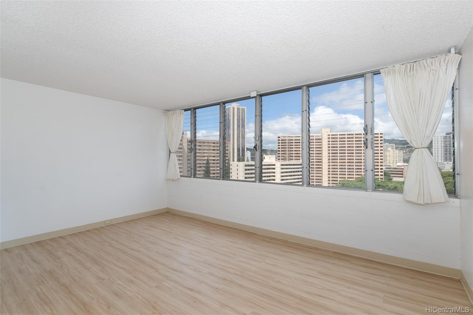 1650 Kanunu Street #1218, Honolulu, HI 96814