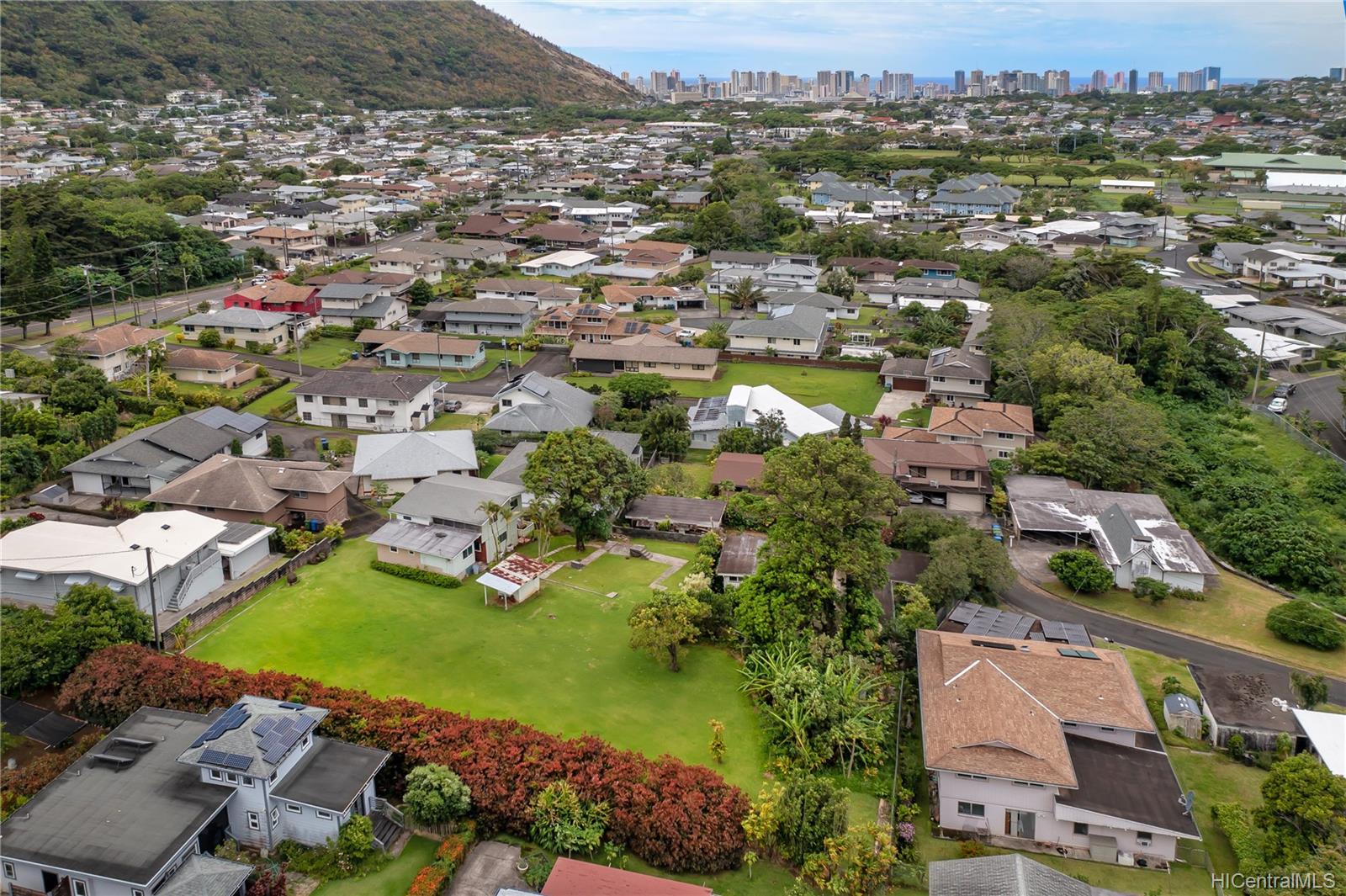 3358 Manoa Road #B, Honolulu, HI 96822