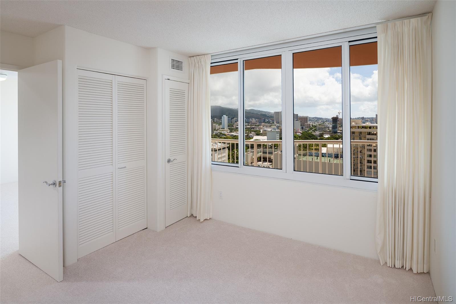 801 King Street #2010, Honolulu, HI 96813