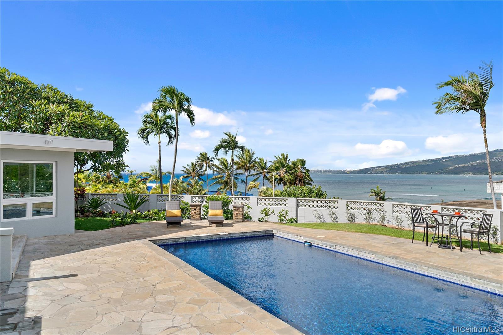 558 Portlock Road Honolulu, HI 96825