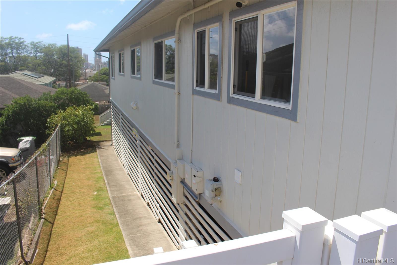 2249 Sea View Avenue Honolulu, HI 96822