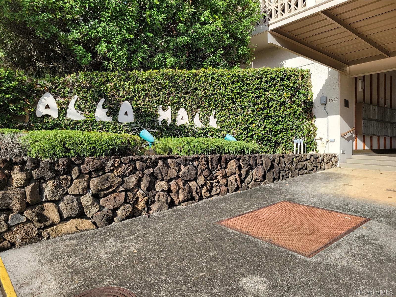 1619 Kamamalu Avenue #401, Honolulu, HI 96813