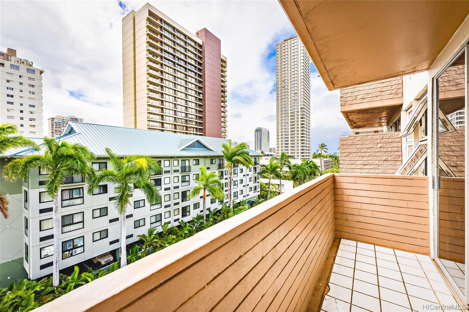 454 Namahana Street #701, Honolulu, HI 96815