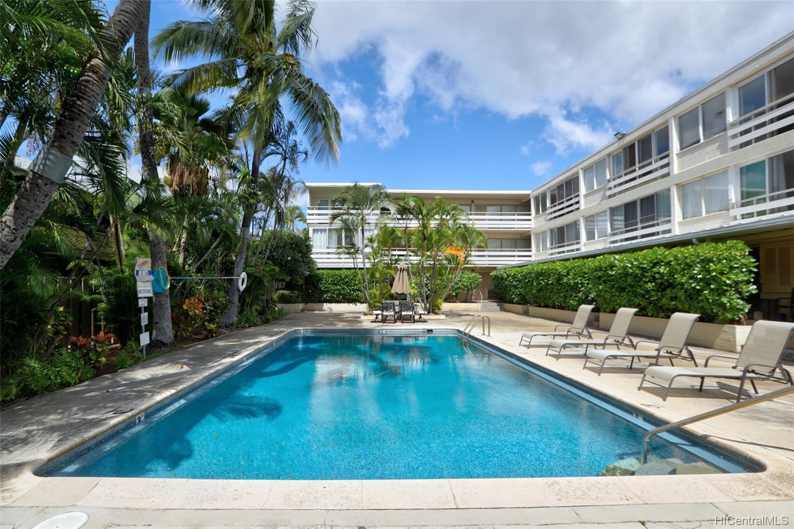 1735 Dole Street #206, Honolulu, HI 96822