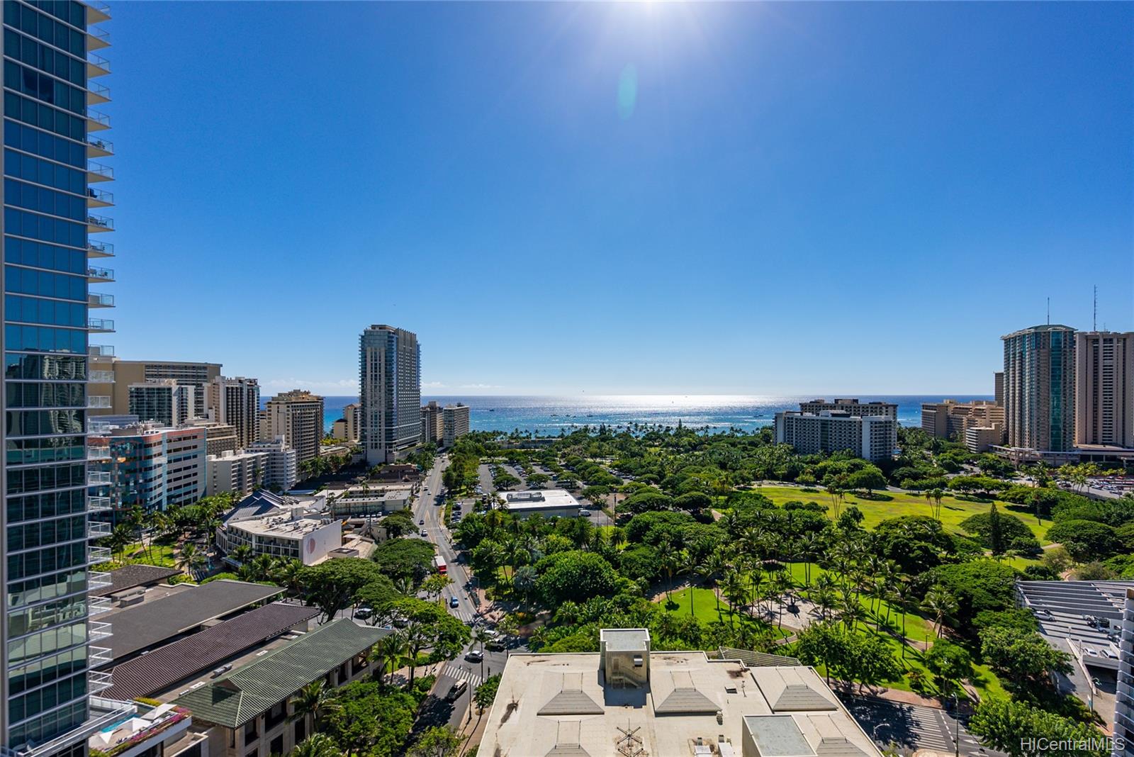 2092 Kuhio Avenue #2401, Honolulu, HI 96815