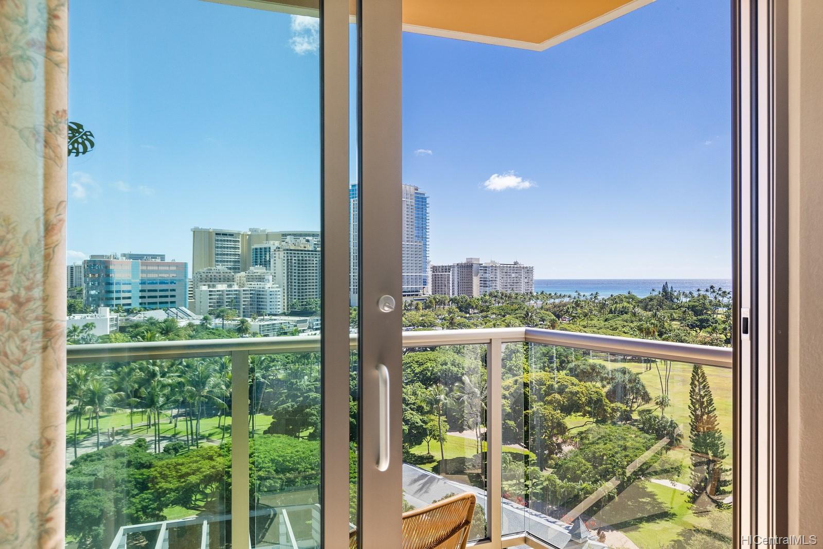 2045 Kalakaua Avenue #911, Honolulu, HI 96815