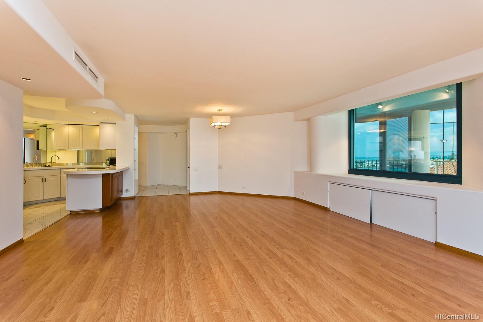 66 Queen Street #1701, Honolulu, HI 96813