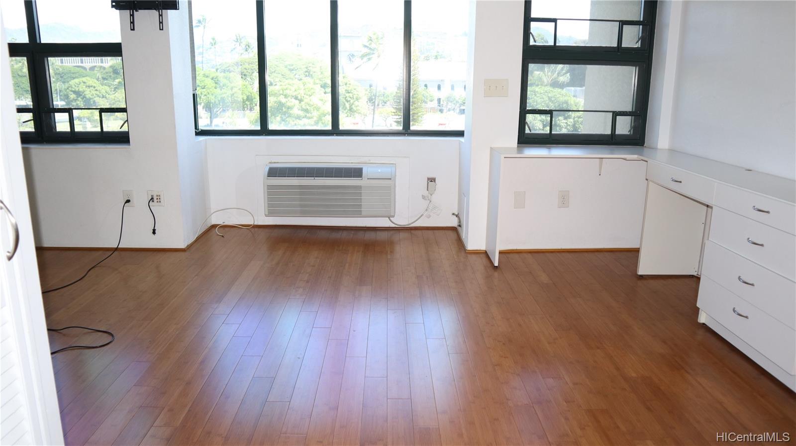 545 Queen Street #438, Honolulu, HI 96813