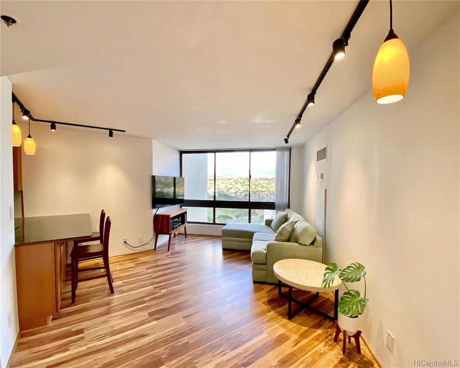 300 Wai Nani Way #1515, Honolulu, HI 96815