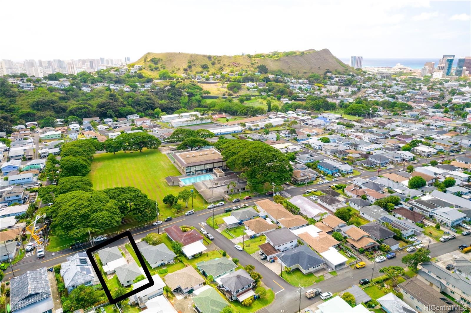 2356 Kanealii Avenue Honolulu, HI 96813