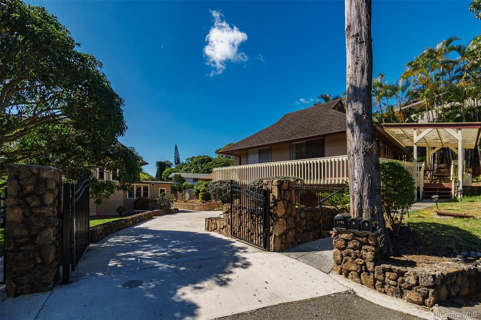 2309 Ferdinand Avenue Honolulu, HI 96822