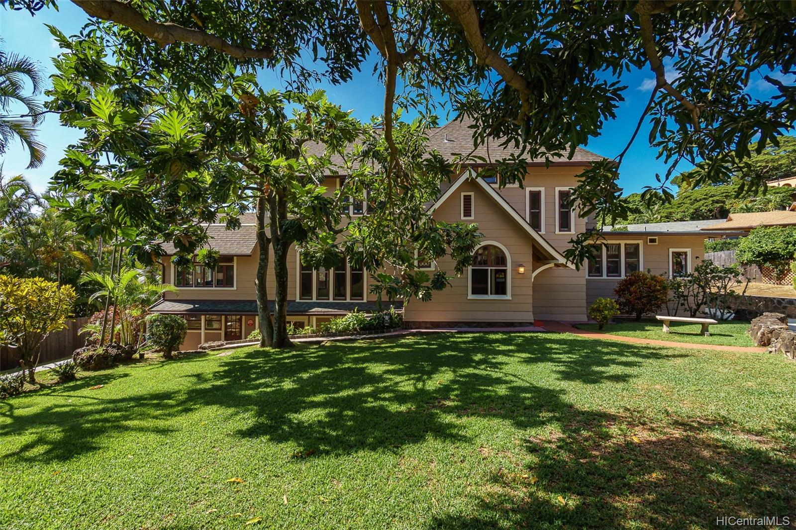 2309 Ferdinand Avenue Honolulu, HI 96822