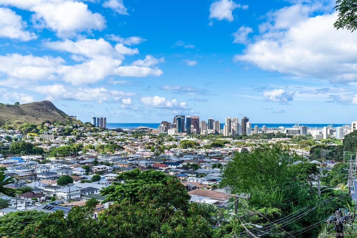 2340 Pacific Hts Road Honolulu, HI 96813