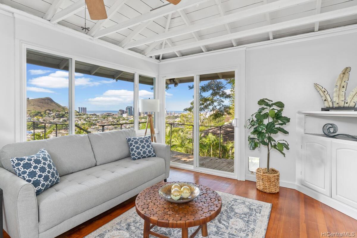 2340 Pacific Hts Road Honolulu, HI 96813