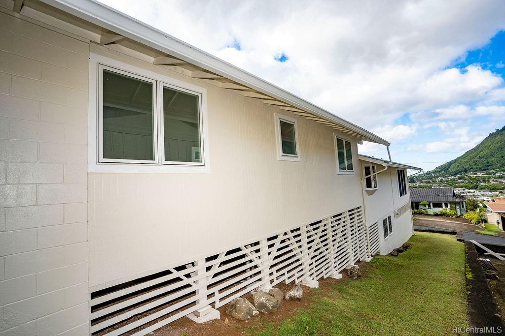 3246 Pinaoula Street Honolulu, HI 96822