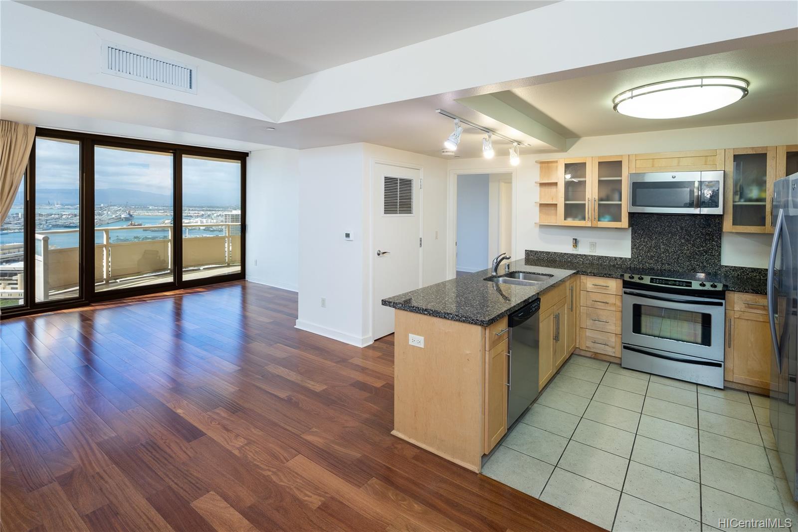 600 Queen Street #3408, Honolulu, HI 96813