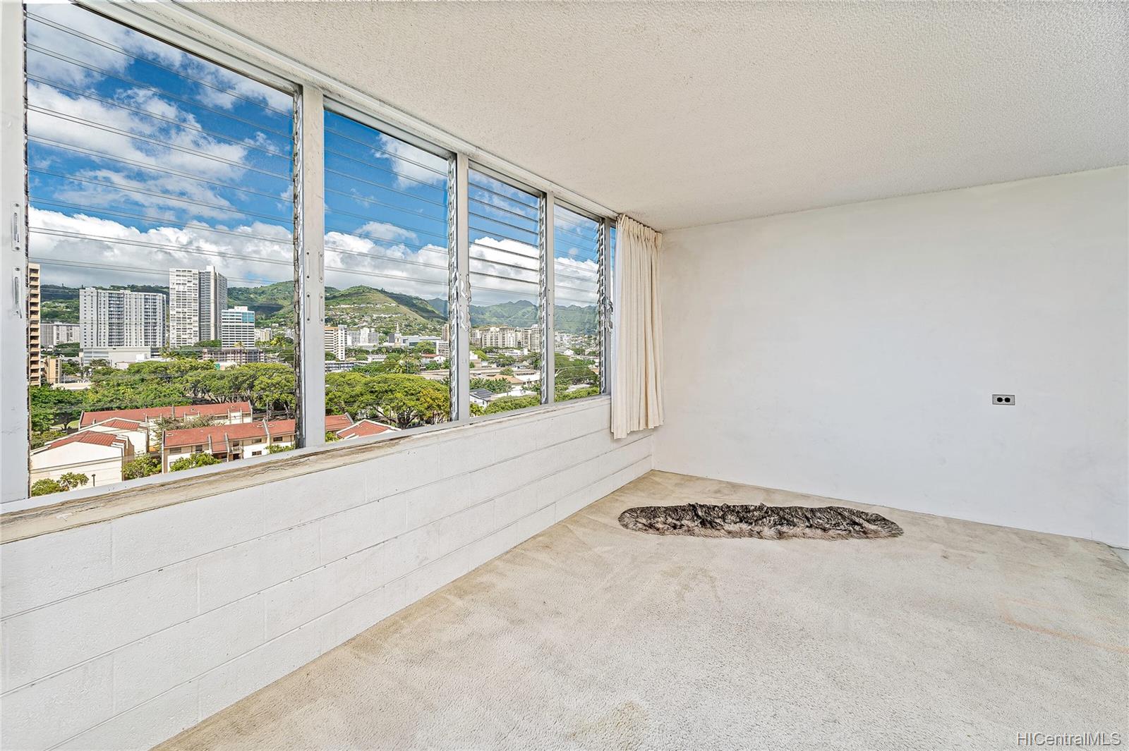 1650 Kanunu Street #1106, Honolulu, HI 96814